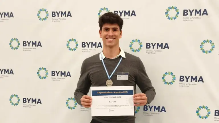 Emprender a los 22 años: creó su startup con solo u$s500 y ahora busca u$s500.000 para expandir su equipo