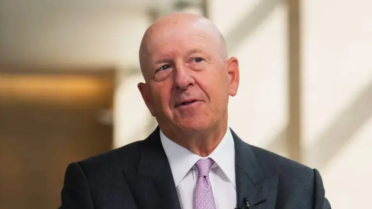 Alerta global de Goldman Sachs: por qué la economía de EE.UU. está "a un solo tuit" de la recesión