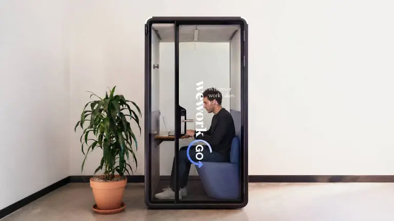 Atención trabajadores móviles: lanzan oficinas portátiles para trabajar desde aeropuertos u hoteles