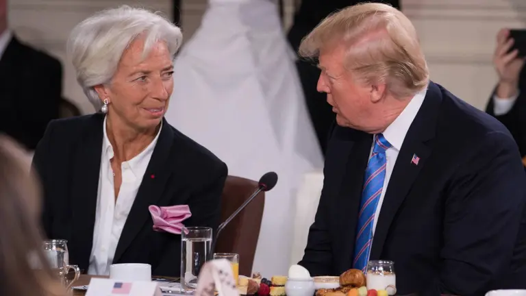 La otra guerra mundial: EE.UU. gana la carrera por el dinero digital y nace otra batalla dólar-euro