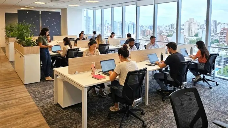 Ley de modernización laboral: las claves publicadas en el Boletín Oficial para empresas y pymes