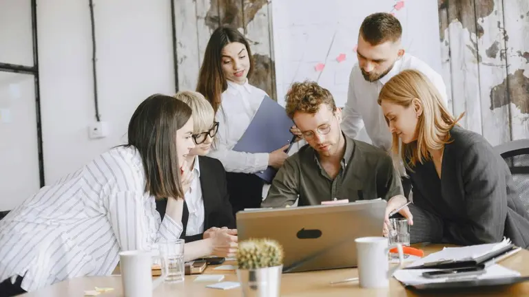 Anthropic busca 1.000 personas para trabajar con IA con salarios de u$s85.000 al año: cómo aplicar