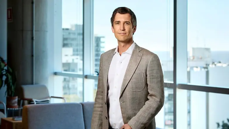 Empresa global de IA que apunta a bancos, telcos y salud desembarca en Argentina y contrata profesionales