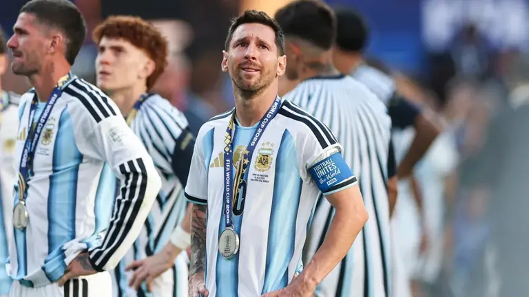 Tras la final de Argentina vs. España, la City analiza el impacto del "Dólar Mundial"