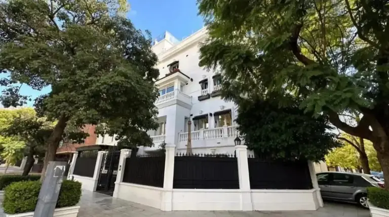 El fondo de inversión inmobiliario de Beltrán Briones concretó su primera compra: una mansión de u$s3,6 millones