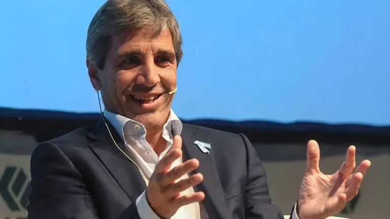 Luis Caputo viaja al G20 con la misión de posicionar a Argentina como potencia cripto y fintech