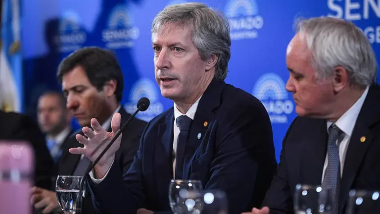 Santiago Bausili, presidente del Banco Central, en conferencia de prensa