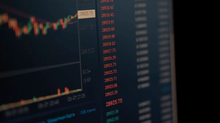 Pantalla con acciones en rojo, en caída