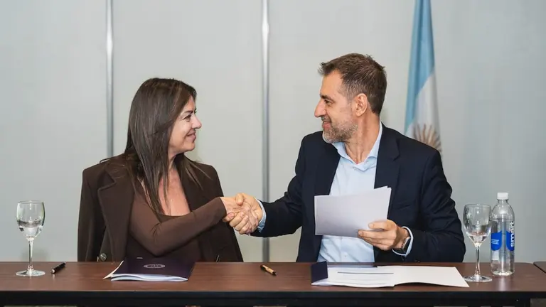 La ministra de Capital Humano, Sandra Pettovello, y Pablo Fiuza, presidente de CESSI