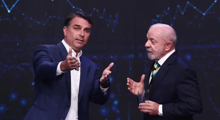Flavio Bolsonaro y Luiz Inácio Lula da Silva