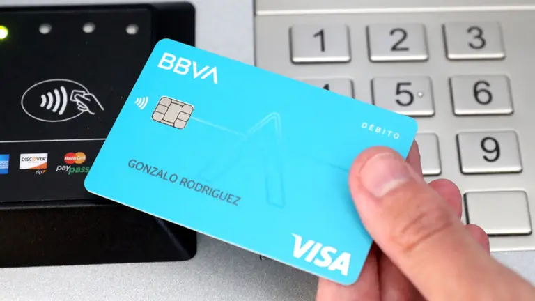 BBVA rediseña sus tarjetas: ¿qué novedosa característica suma para mejorar su seguridad?