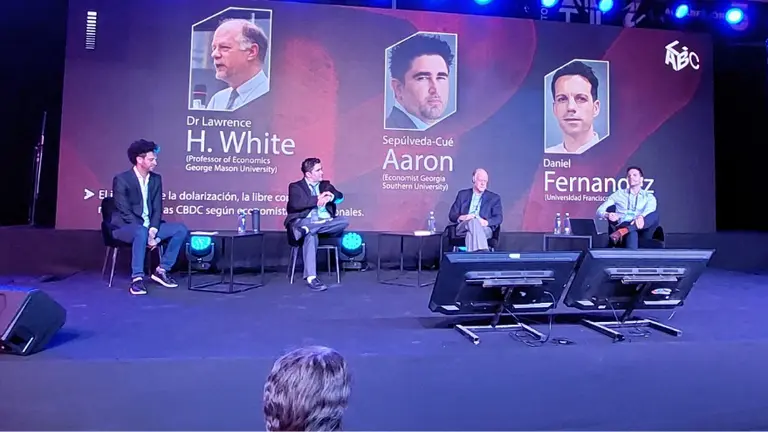 "Estoy a favor de prender fuego el Banco Central": la aplaudida frase en el mayor evento cripto de Argentina