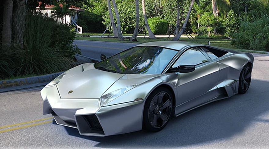 Lamborghini desafía la crisis y fabrica un coche de u$s1,6 millones
