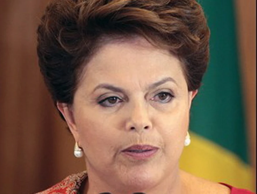 Dilma Rousseff La Salida De La Crisis Debe Ser Discutida Por Todos 