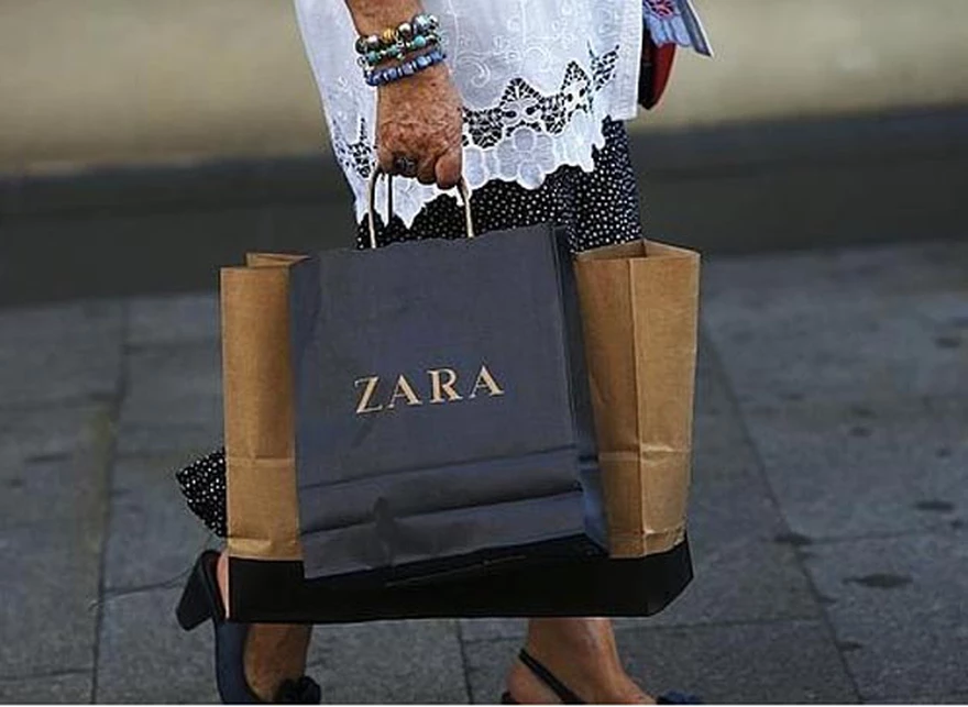 Un abrigo la marca de indumentaria Zara cuesta la mitad en Madrid que en Nueva York