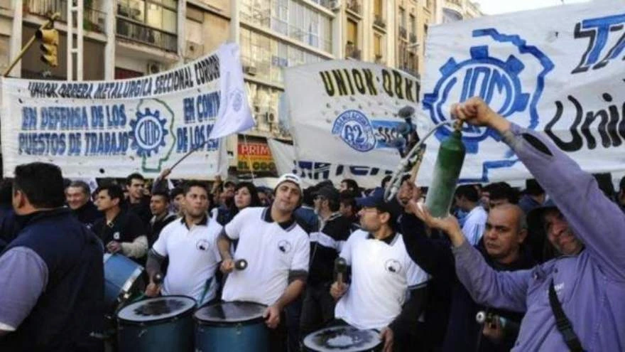 Metalúrgicos reclaman llevar paritarias al 100%, mientras impulsan la candidatura de Cristina Kirchner