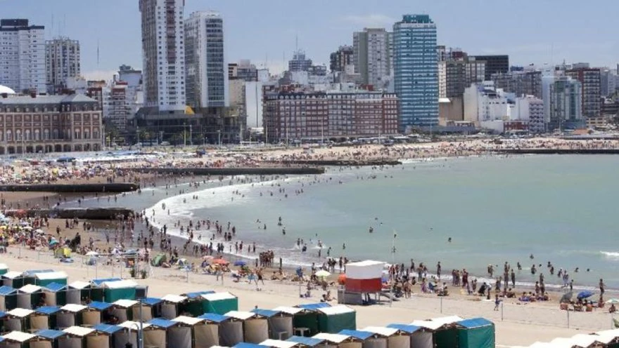 Vacaciones precios alquilar carpa o sombrilla en Mar del Plata