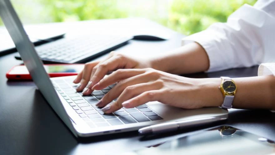 El dato: qué porcentaje de las empresas prevé adoptar un esquema "híbrido" con teletrabajo