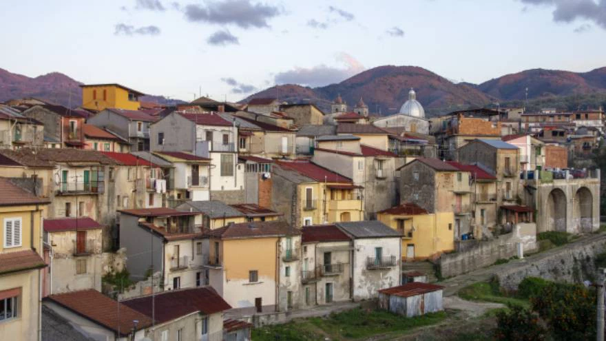 Estos son los 12 pueblos de Italia que venden casas por 1 euro