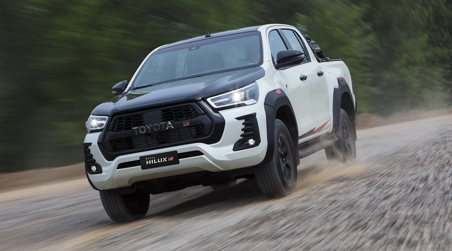 Conocé la nueva camioneta Toyota Hilux GR-Sport, la más deportiva