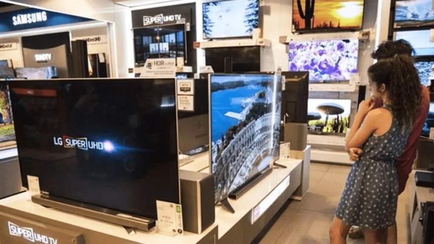 El Gobierno lanzará un programa para comprar televisores, aires acondicionados y celulares a 30 cuotas y baja tasa
