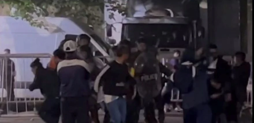 Video | el enfrentamiento entre hinchas de Gimnasia y la Policía