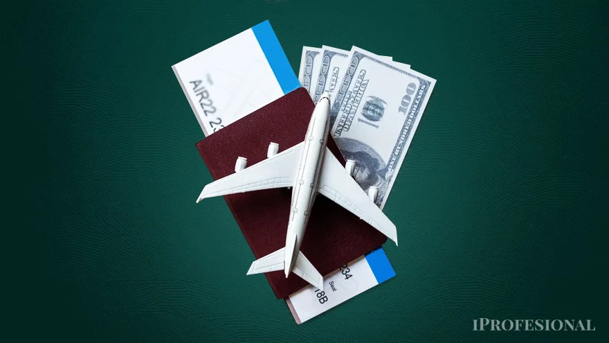 ¿Te vas de viaje?: con el dólar blue por las nubes, cómo te conviene pagar tus compras en el exterior