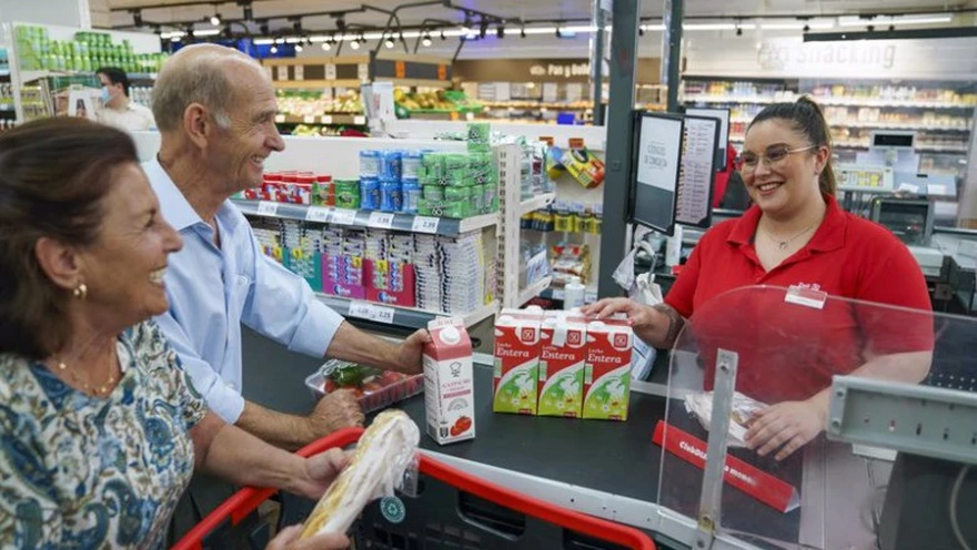 ¿Cuánto es el sueldo de un empleado de supermercado en Argentina?