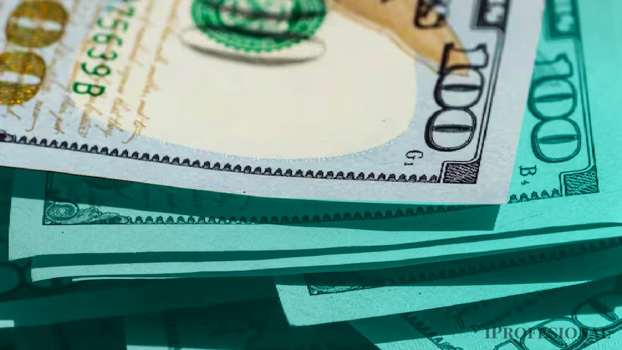En una jornada marcada por la volatilidad, el dólar blue cae a $990: qué pasa con los financieros