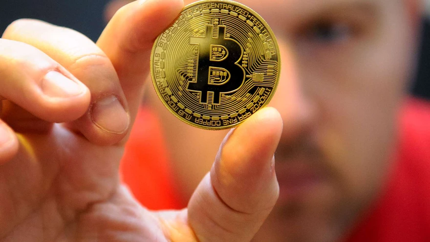 se convirtió en millonario a través de bitcoin como invertir 100 en cripto