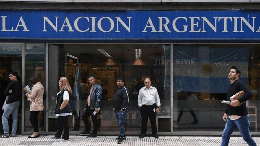 ¿Por qué hay diferencias entre el servicio al cliente de los bancos en Chile y Argentina?
