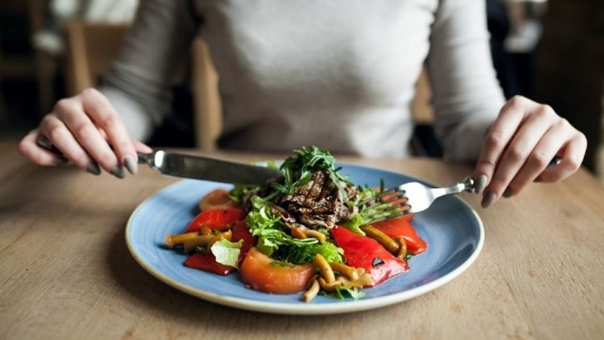¿Cómo mejorar la alimentación para evitar que se tapen las arterias?