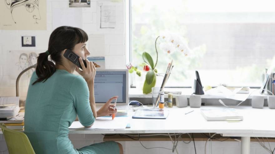 Reglamentación de la Ley del Teletrabajo: qué pasará con los empleados fuera de convenio y los de la Economía del Conocimiento