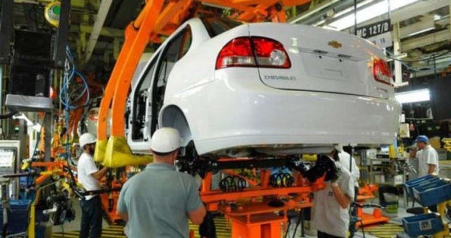 Córdoba: las automotrices compran menos insumos y las empresas pedirán Repros para evitar despidos
