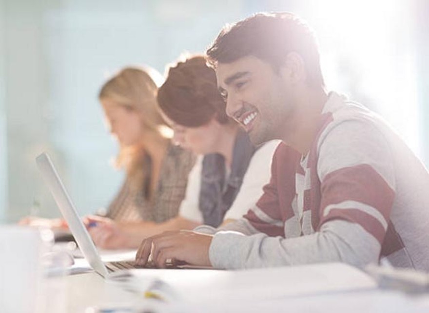 Estudiantes prefieren a los bancos como empleadores, pero a la vez, todos quieren trabajar en Google