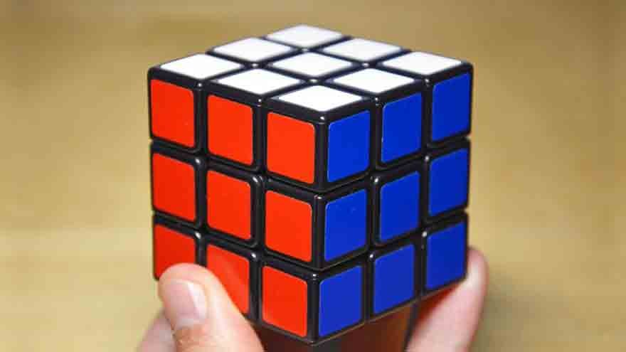 Video: crean un cubo mágico que se resuelve a sí mismo