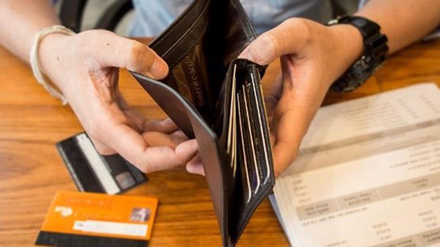 Más de la mitad de los argentinos está endeudado con un banco, un familiar o un amigo