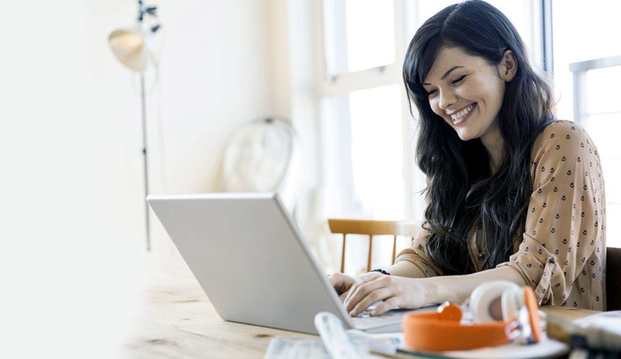 Booking.com lanza concurso de innovación tecnológica para mujeres