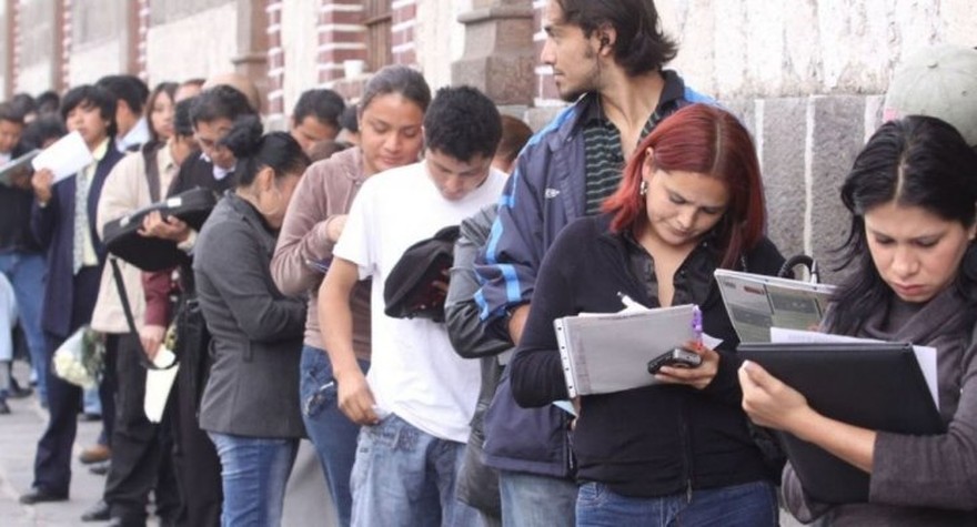 El Gobierno se prepara para otra mala noticia: se espera un índice de desempleo de dos dígitos