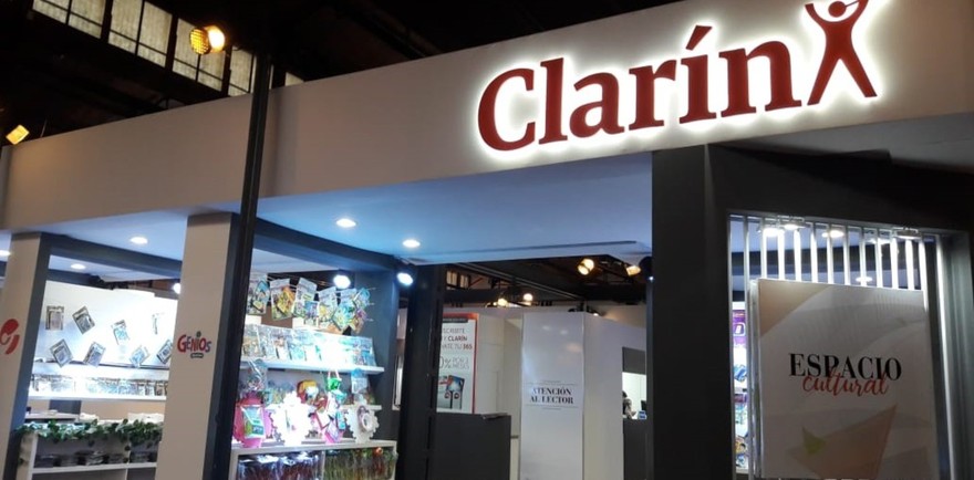 Nueva avanzada contra Clarín, detrás del ente que busca controlar la información