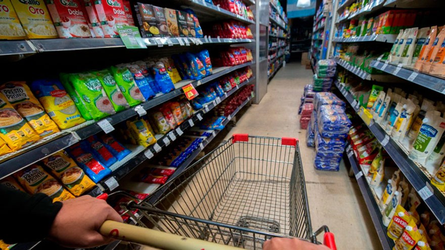 La inflación se ubicó en 2,5% en enero y prevén que será superior al 30% en el año