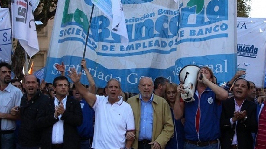 Bancarios piden retomar las paritarias y amenazan con un conflicto "de gran magnitud"