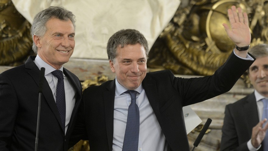 Vuelven las dudas: ¿alcanzará con el dólar calmo y el plan "Ahora 12" para recuperar terreno?