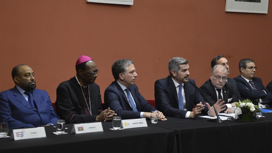 El mensaje de Peña a embajadores: Macri va a ganar las elecciones y la economía va a crecer
