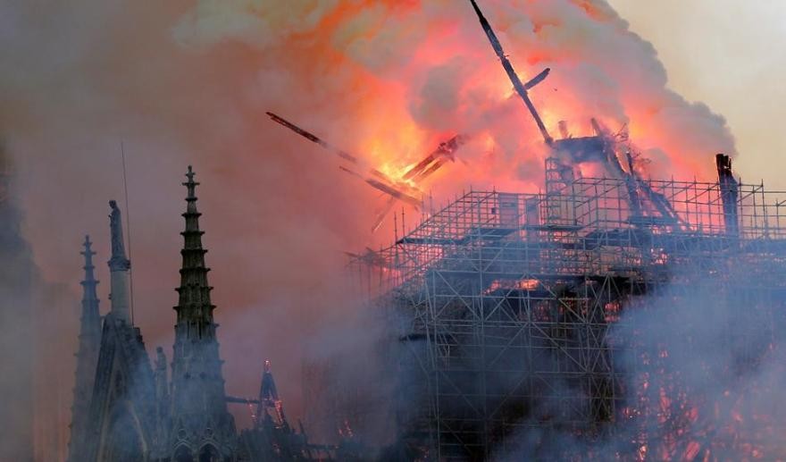 Un cortocircuito habría sido la causa del incendio en la Catedral de Notre Dame