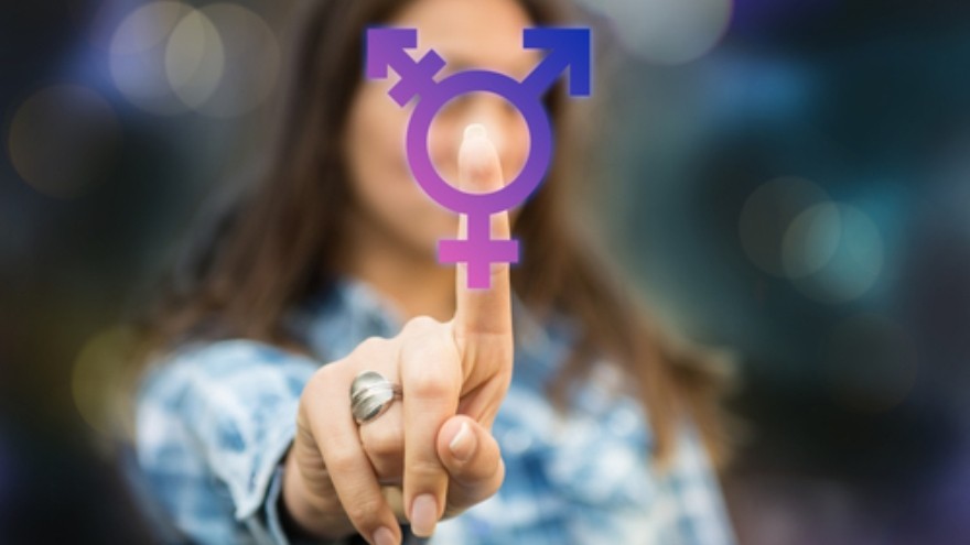 Fallo clave: la Justicia obliga a la obra social a pagarle a una mujer trans todas las cirugías para su feminización