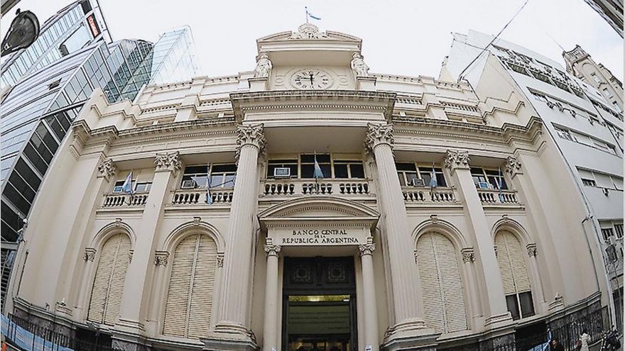 Banco Central lanza búsqueda laboral para estudiantes y jóvenes profesionales: ofrece sueldo de $50.000
