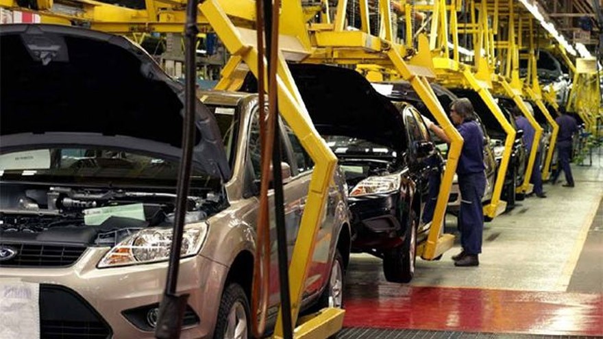 Por la nueva devaluación, más autos tendrán que pagar impuestos internos