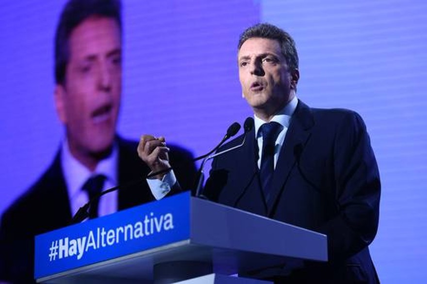 Massa tras la fórmula Kicillof-Magario: transita una avenida del centro cada vez menos ancha