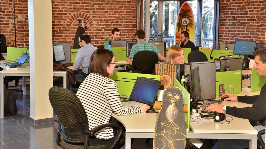 Rotación laboral: los "centennials" duran un promedio de ocho meses en cada empleo